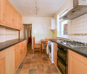 4 bedroom terraced house to rent - Photo 6