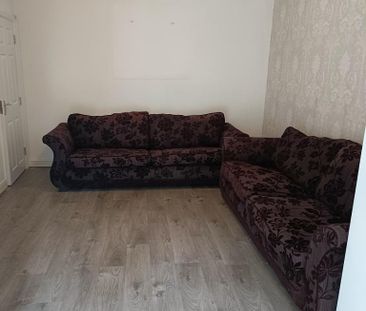4 bedroom terraced house to rent - Photo 1