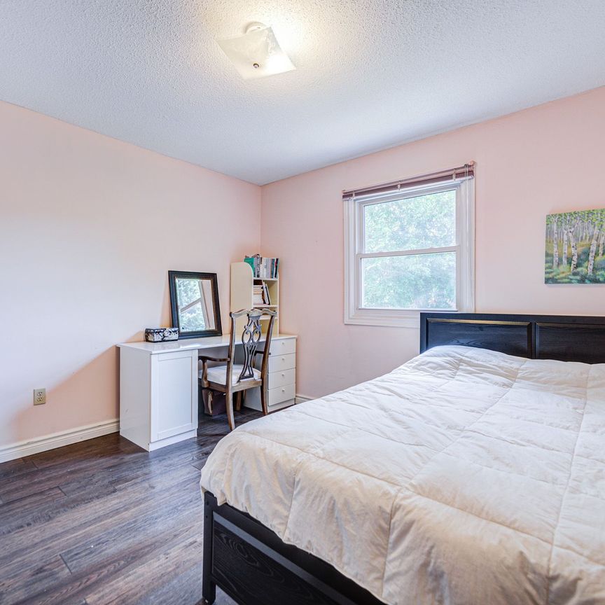 For Lease - 520 Blenheim Crescent, Oakville, Ontario - Photo 1