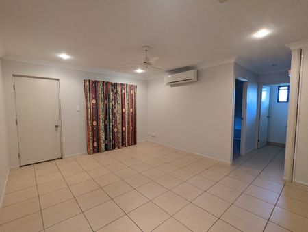 TWO BEDROOM - AIR CONDITIONED UNIT - Photo 3