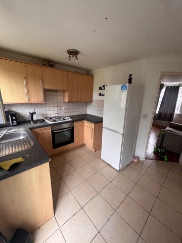 2 Bed Semi-Detached House, Cascade Drive, M7 - Photo 5