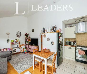 2 bedroom bungalow to rent - Photo 2