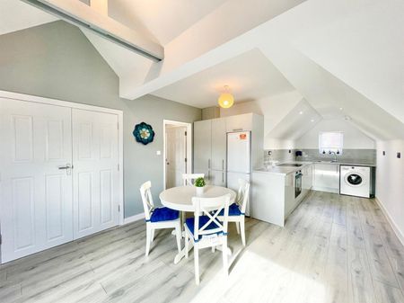 74 Higham Hill Road, London - Photo 2