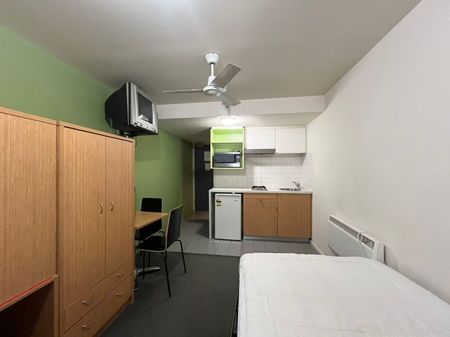 Furnished Studio Apartment Opposite Flinders Street Station! - Photo 3