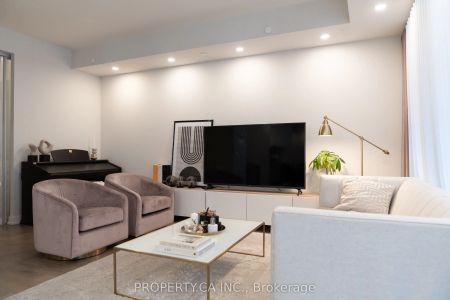 330 Richmond Street W #618 - Photo 2