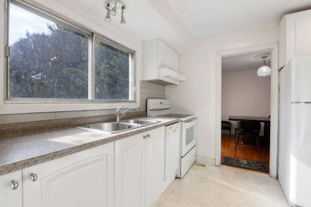 For Lease - 142 Meadowlands Drive, Meadowlands - Crestview and Area, Ontario - Photo 3