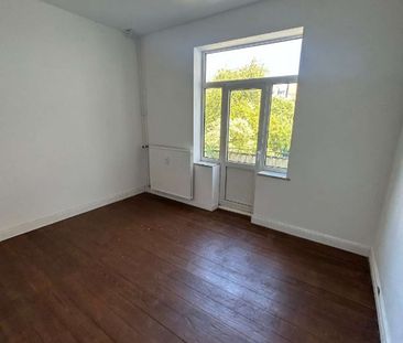 Vollständig renovierte 3 Zimmer Altbauwohnung mit 2 Balkonen zum 01... - Foto 1
