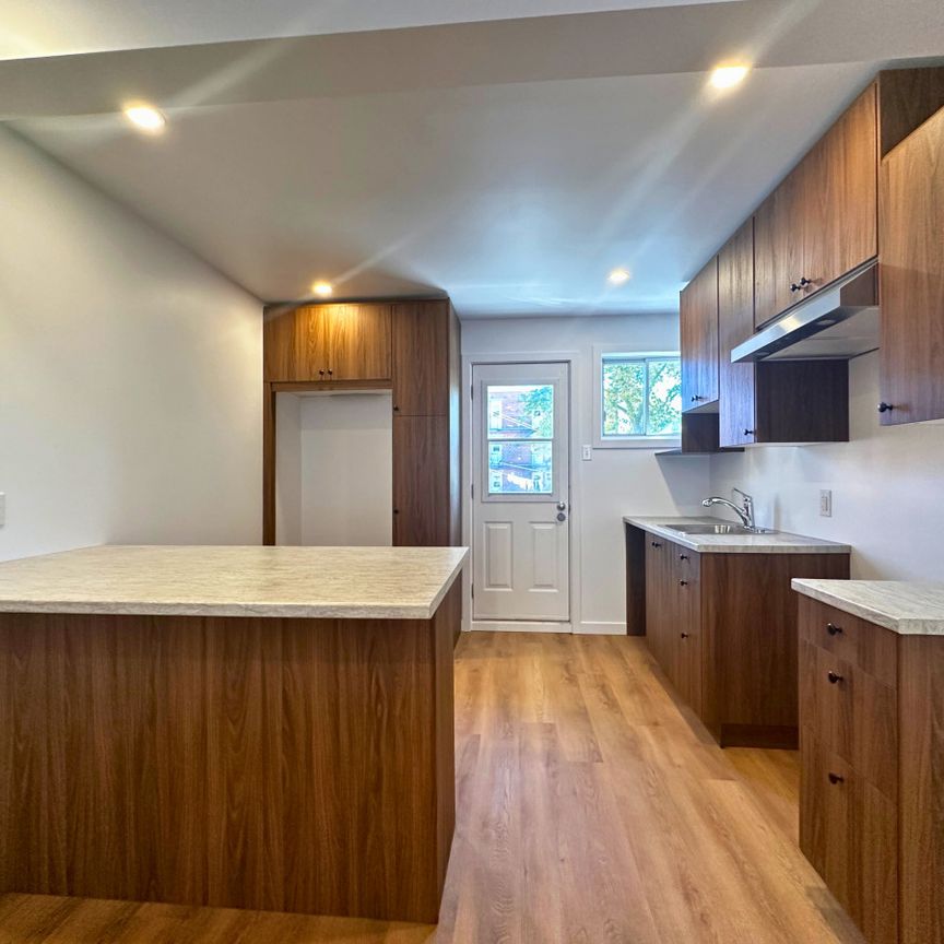 390 9e Avenue, #1 - Photo 1