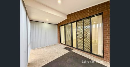 Modern granny flat with bonus sunroom - Photo 3