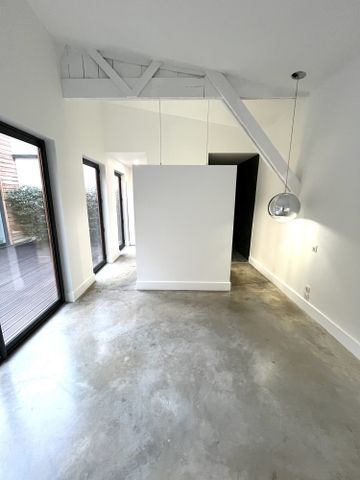 Location Appartement 7 pièces 214m² LYON 9ème - Photo 4