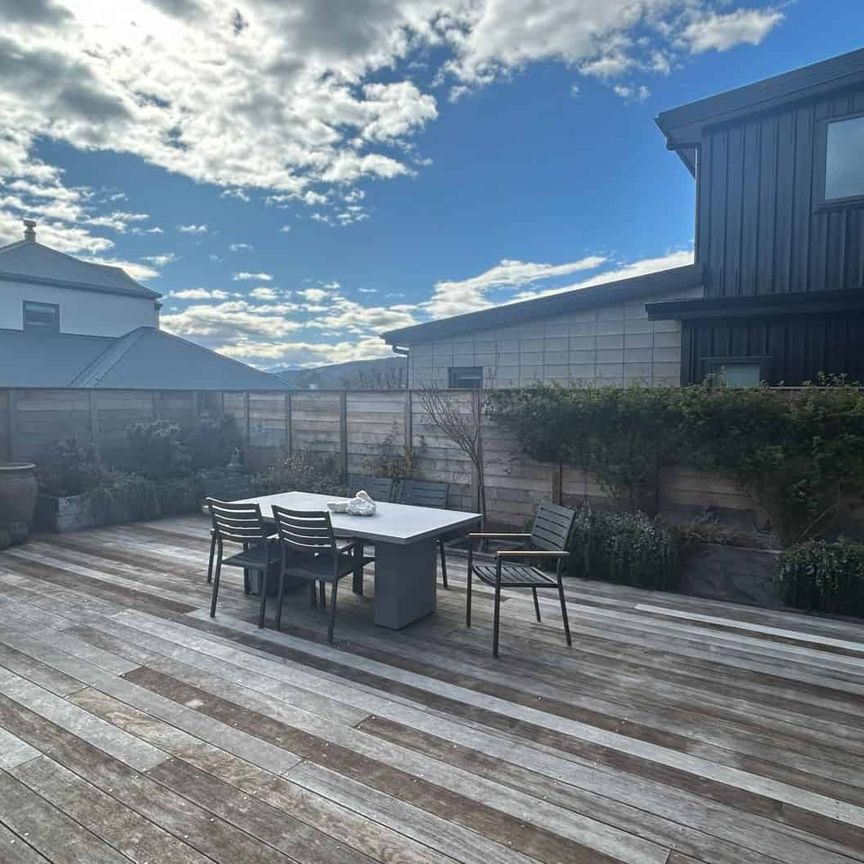 Stylish 4-Bedroom Home in Meadowstone - Photo 1