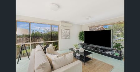 Pet Friendly Single Level Family Home - Photo 2