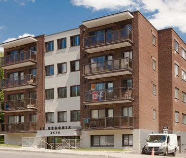 4570-4590 Queen Mary - Photo 3