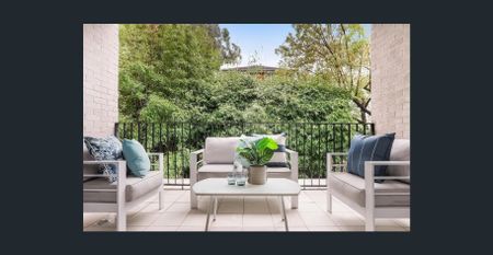 SUNBATHED NORTH FACING ABODE IN THE HEART OF RANDWICK- LIFT ACCESS - Photo 5