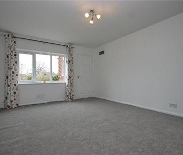 2 bedroom semi-detached house to rent - Photo 6