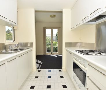 3/2-6 Wellington Crescent - Photo 4
