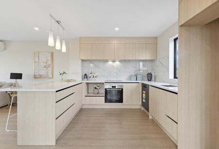 Mangere, 4 bedrooms - Photo 2