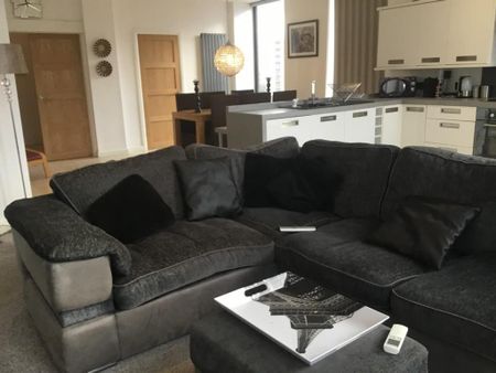 2 bedroom apartment to rent - Photo 2