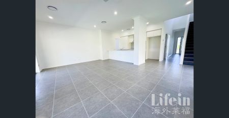 Brand New Luxury 5 Bedroom Home for Rent in Rochedale - Photo 3