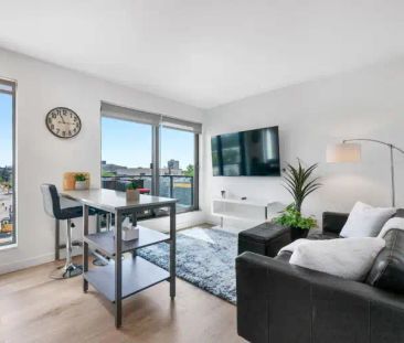 Luxury Living & Patio Vibes Minutes to DT Calgary! 1B 1Ba, Move in ... - Photo 1