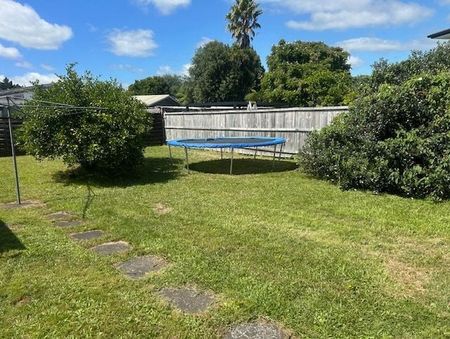 Lovely family 3 bedroom home - Photo 5