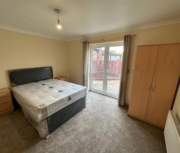 1 bedroom in a house share to rent - Photo 1