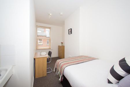 4 bedroom terraced house to rent - Photo 5