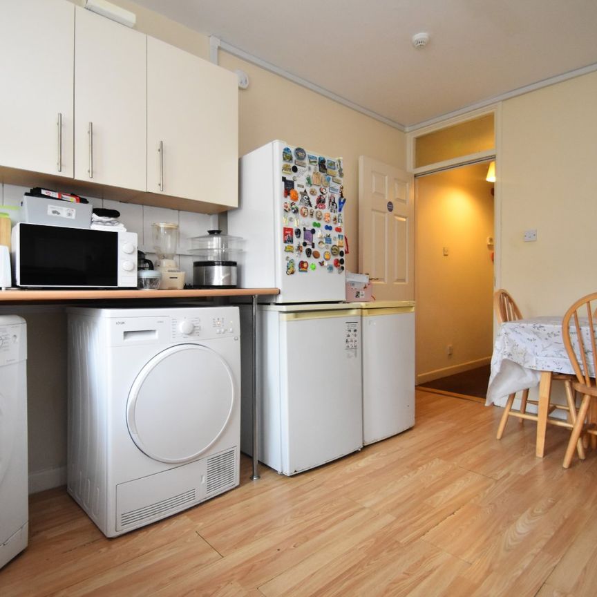 4 bedroom terraced house to rent - Photo 1