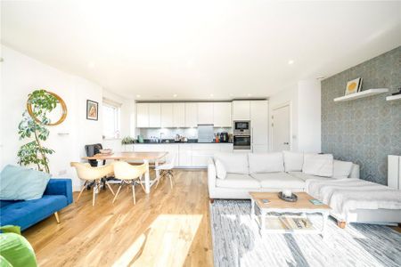 3 bedroom apartment to rent - Photo 3