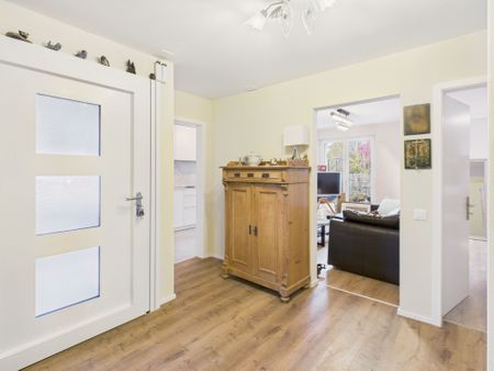 Beautiful 3.5-room terrace apartment with view of Lake Zurich in Wädenswil - Photo 2