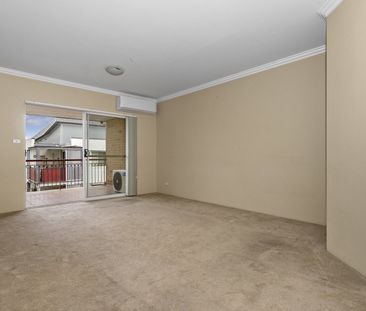 Neat and Tidy 2 Bedroom Unit - Photo 1