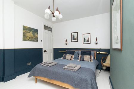 3 bedroom flat to rent - Photo 5