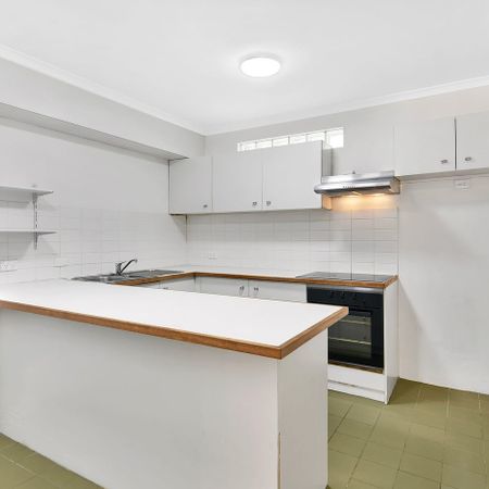 Spacious Secluded Townhouse in heart of Cammeray - Photo 3