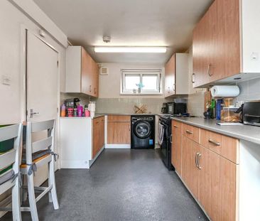 2 bedroom maisonette to rent - Photo 4