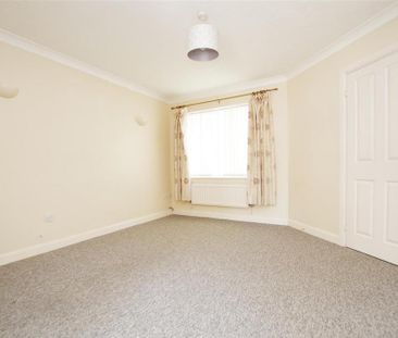 3 bedroom detached house to rent - Photo 4