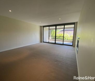 Luxurious Open Plan Apartment within Heritage Park Complex - Photo 5