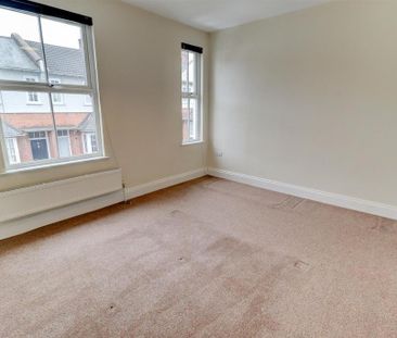 2 bedroom end of terrace house to rent - Photo 4