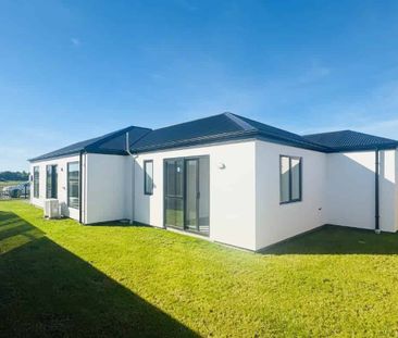 Modern family home in Hornby - Photo 5