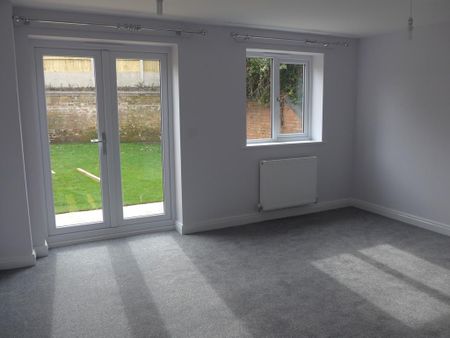 3 bedroom townhouse to rent - Photo 2