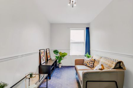 1 Bed 1 Bath - Photo 2