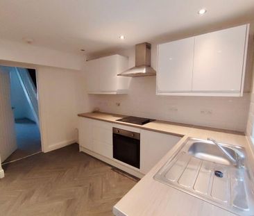 3 bedroom end of terrace house to rent - Photo 4