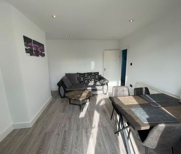 1 Bed Maisonette, Selborne Gardens, NW4 - Photo 2