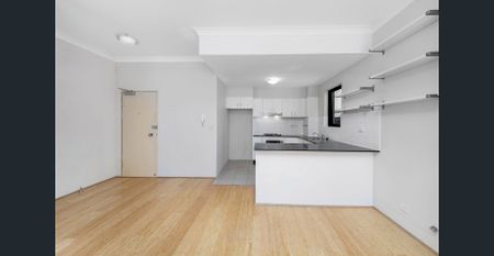 SPACIOUS UNIT LOCATED IN THE HEART OF KOGARAH - Photo 4