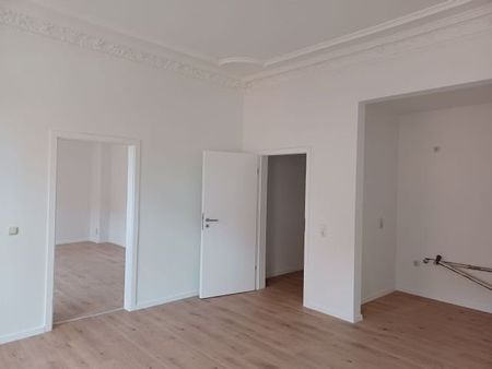 Neu sanierte 4 Raum Wohnung mit 2 BÃ¤dern, Stuckdecken ab 01.07. zu vermieten Wilkau-HaÃlau - Photo 5