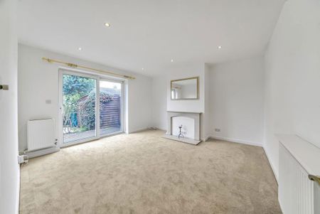 2 bedroom bungalow to rent - Photo 2