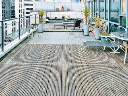 2 bedroom flat to rent - Photo 2