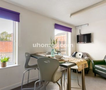 Classic Room - 4 Bed Shared House - Photo 2