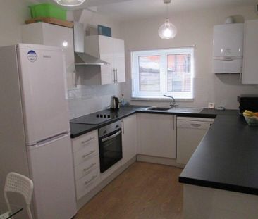 1 bedroom in a house share to rent - Photo 5