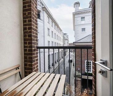 Catherine Wheel Yard, St James's, SW1A - Photo 2