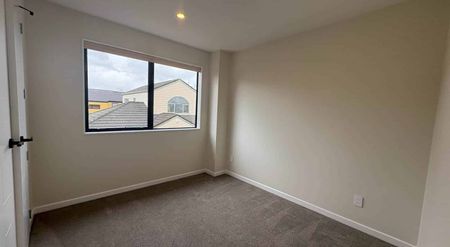 Brand New Family Home - Photo 2